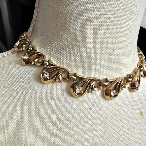 Trifari Necklace Pat Pending Choker Leaf Shaped Clear Rhinestones 14" L SKU 2254 - Picture 4 of 10